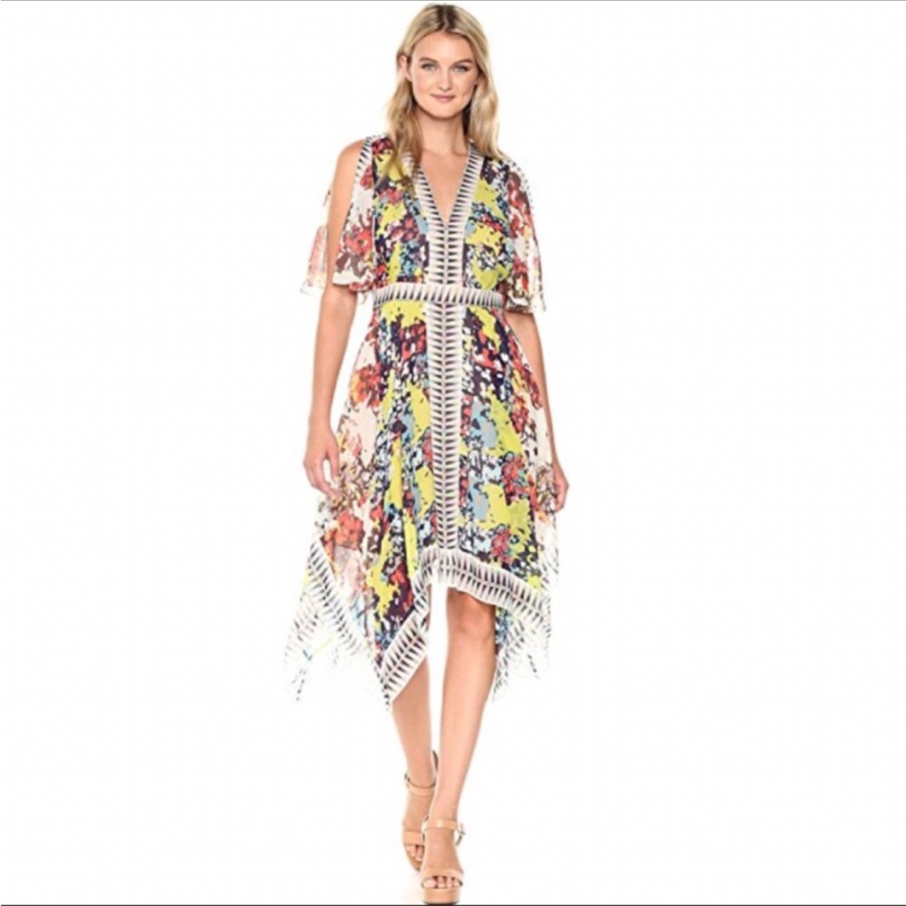 BCBGMAXAZRIA Roselle flutter sleeve printed dress, made of 100% silk